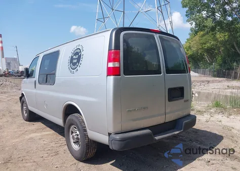 2017 GMC Savana Work Van from USA, damaged, VIN 1GTW7AFF2H1121853